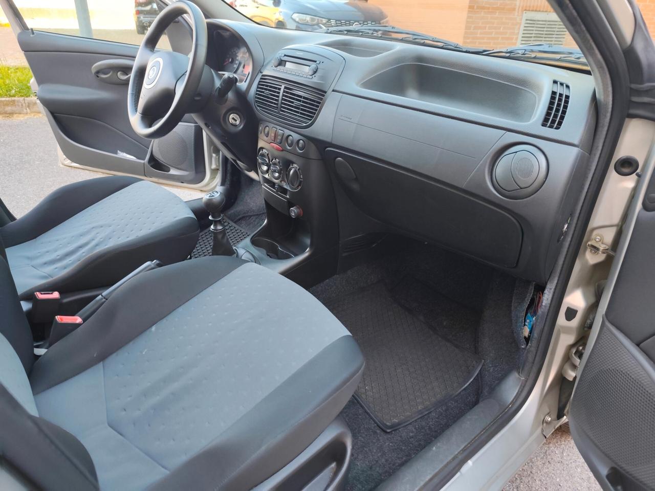 Fiat Punto 1.2 Benz euro 4 60 Milà km 5 p