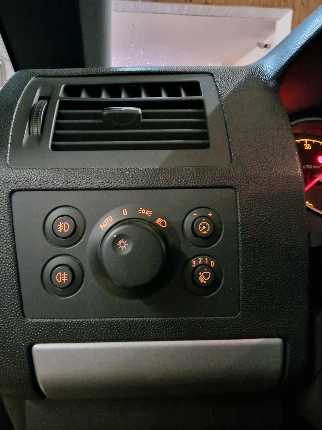 Opel Zafira 1.7 CDTI diesel, 7 posti ok neopatentati.