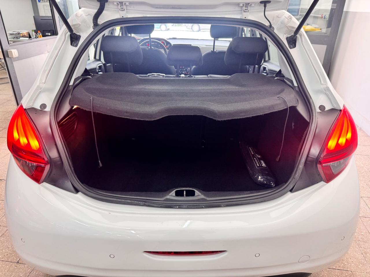 Peugeot 208 1.5 HDi 100 Cv 5P. 40.000 Km - 2019