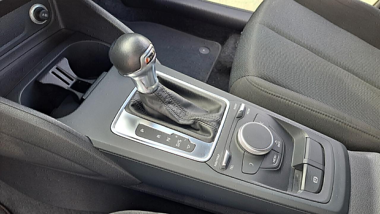 Audi Q2 2.0 TDI quattro S tronic Business