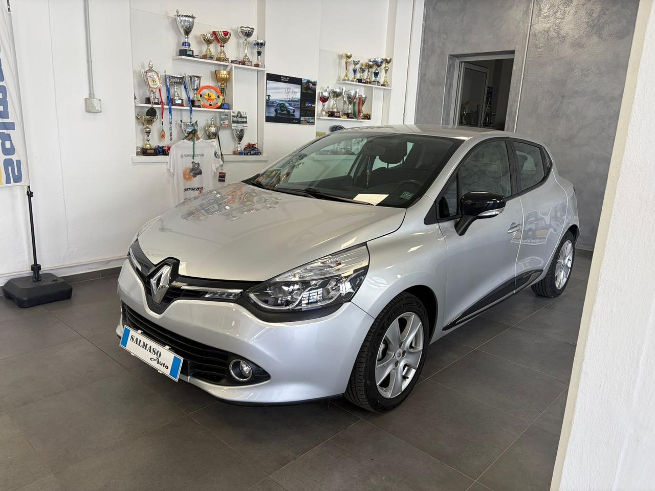 Renault Clio serie 4a 1.2 75 cv 5P Intens 54 kw