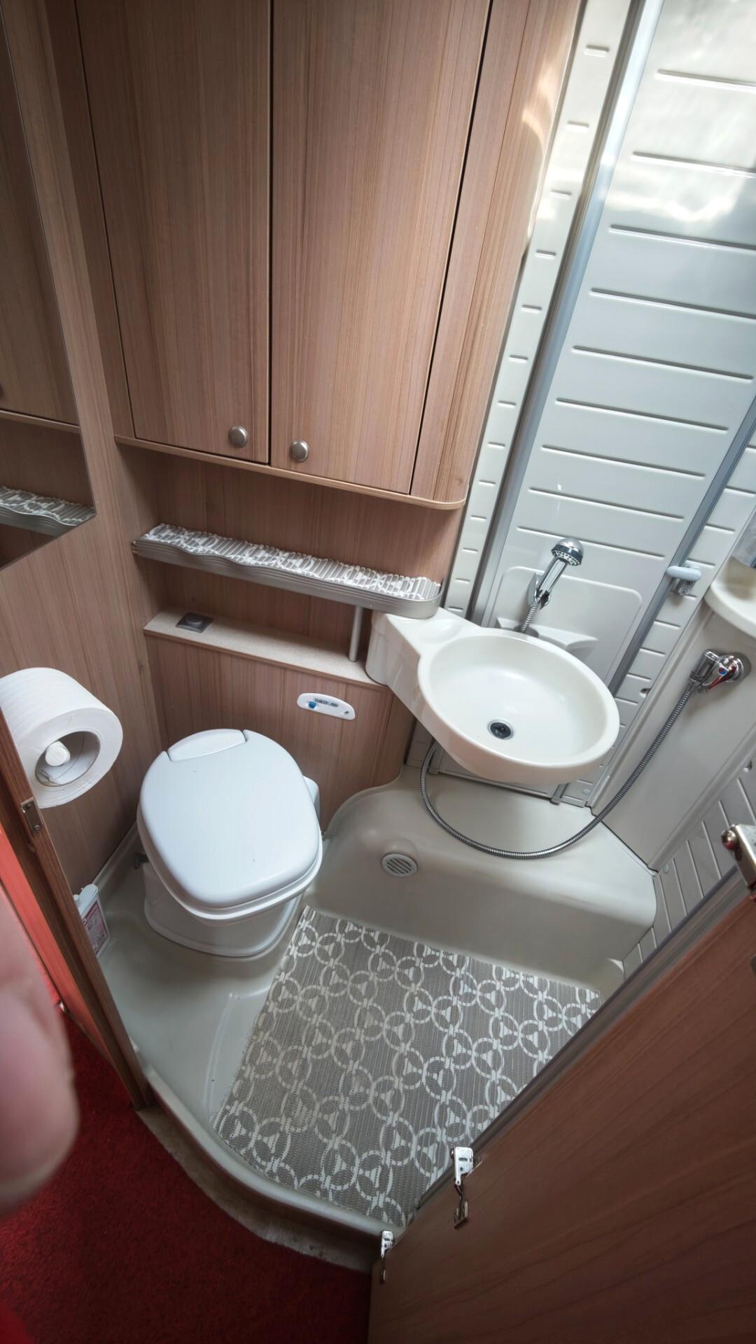 Burstner su Ducato 130cv con Gemelli e basculante