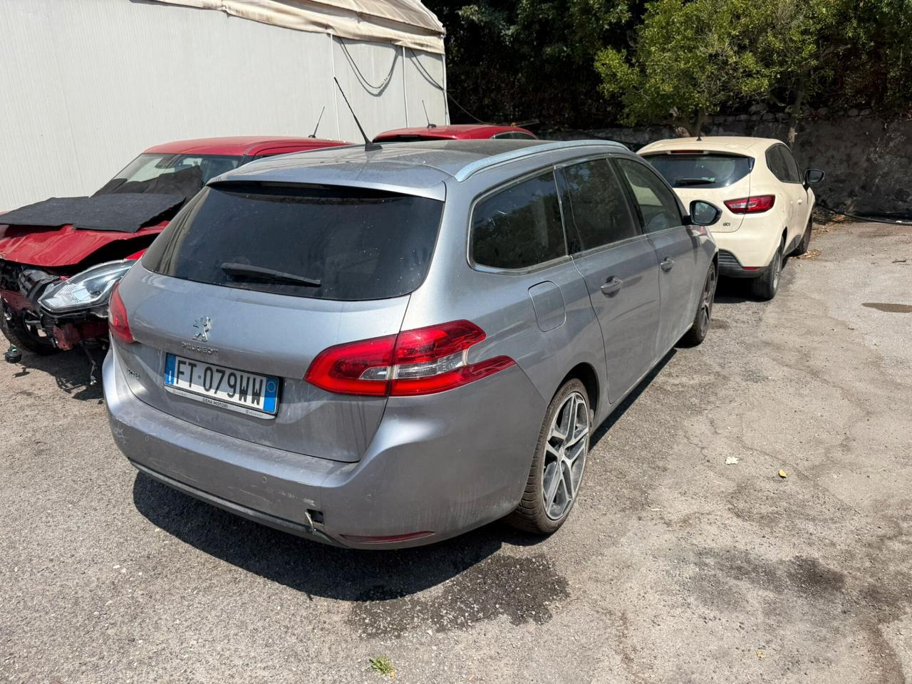 Peugeot 308 S.W. 1.5 Hdi Testata rotta