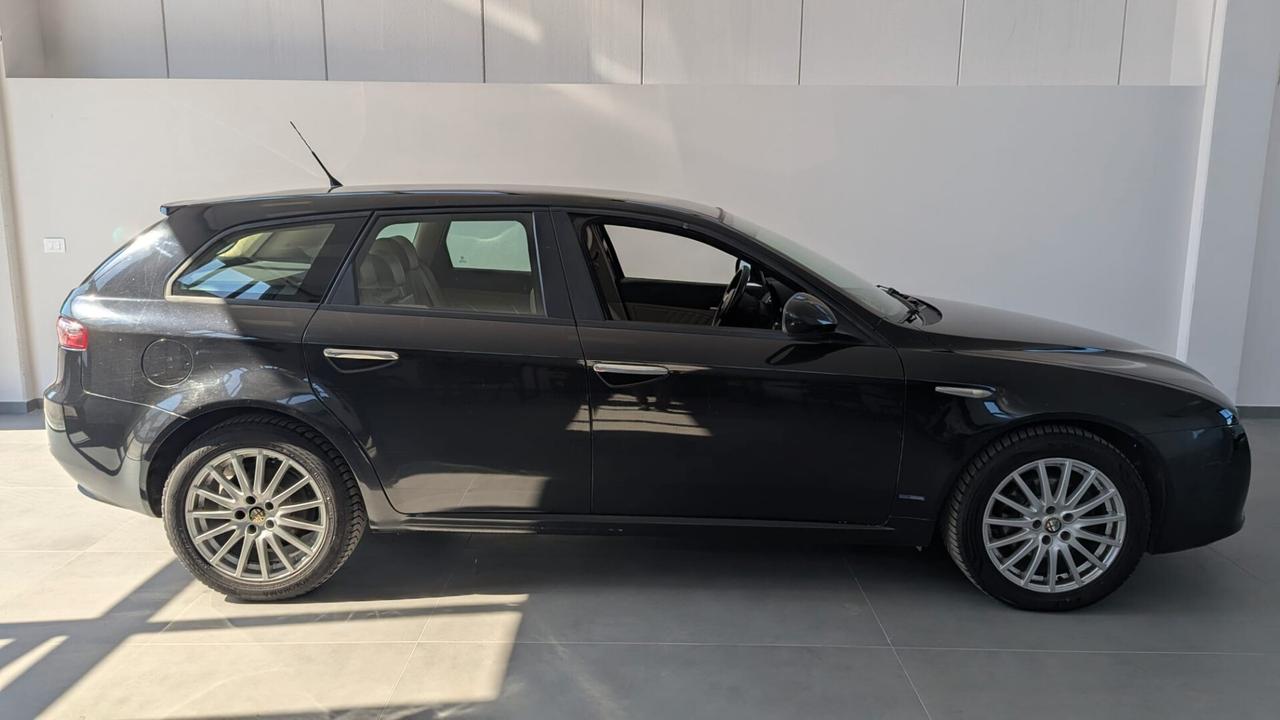 Alfa Romeo 159 1.9 JTDm Sportwagon Distinctive