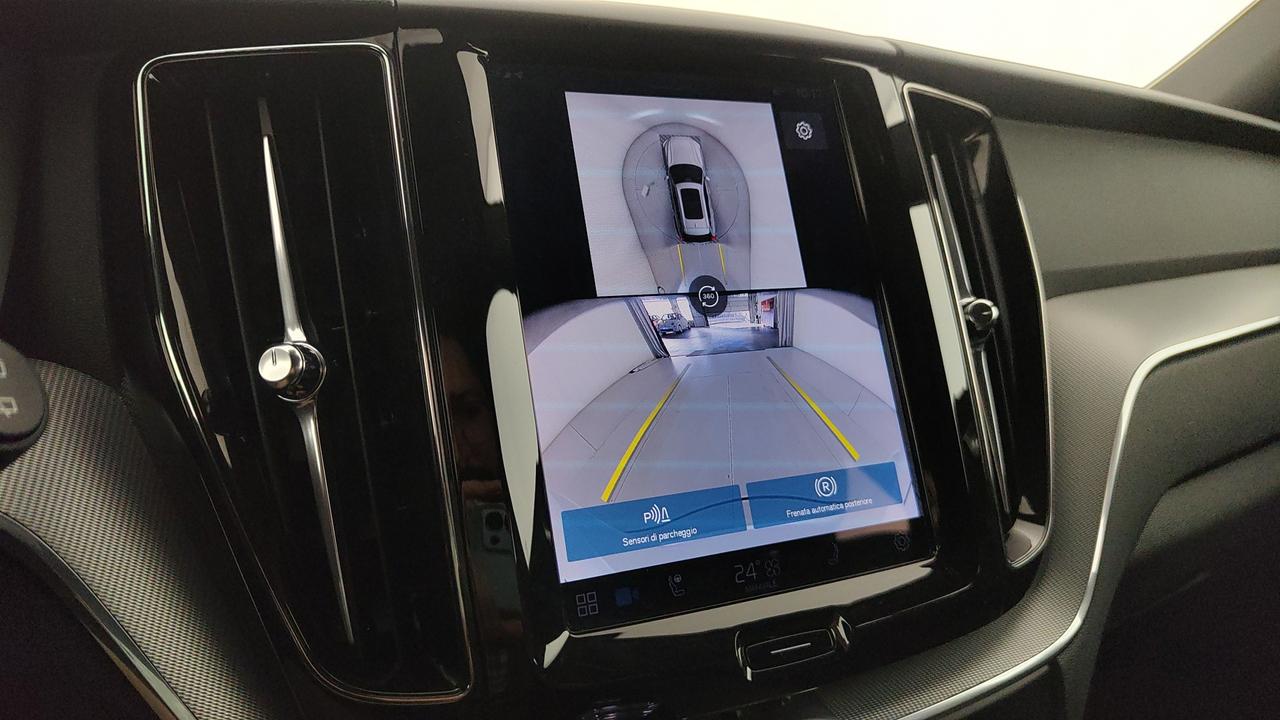 VOLVO XC60 2.0 b5 Plus Dark awd auto