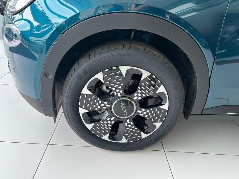 FIAT 600 1.2 hybrid La Prima 110cv auto