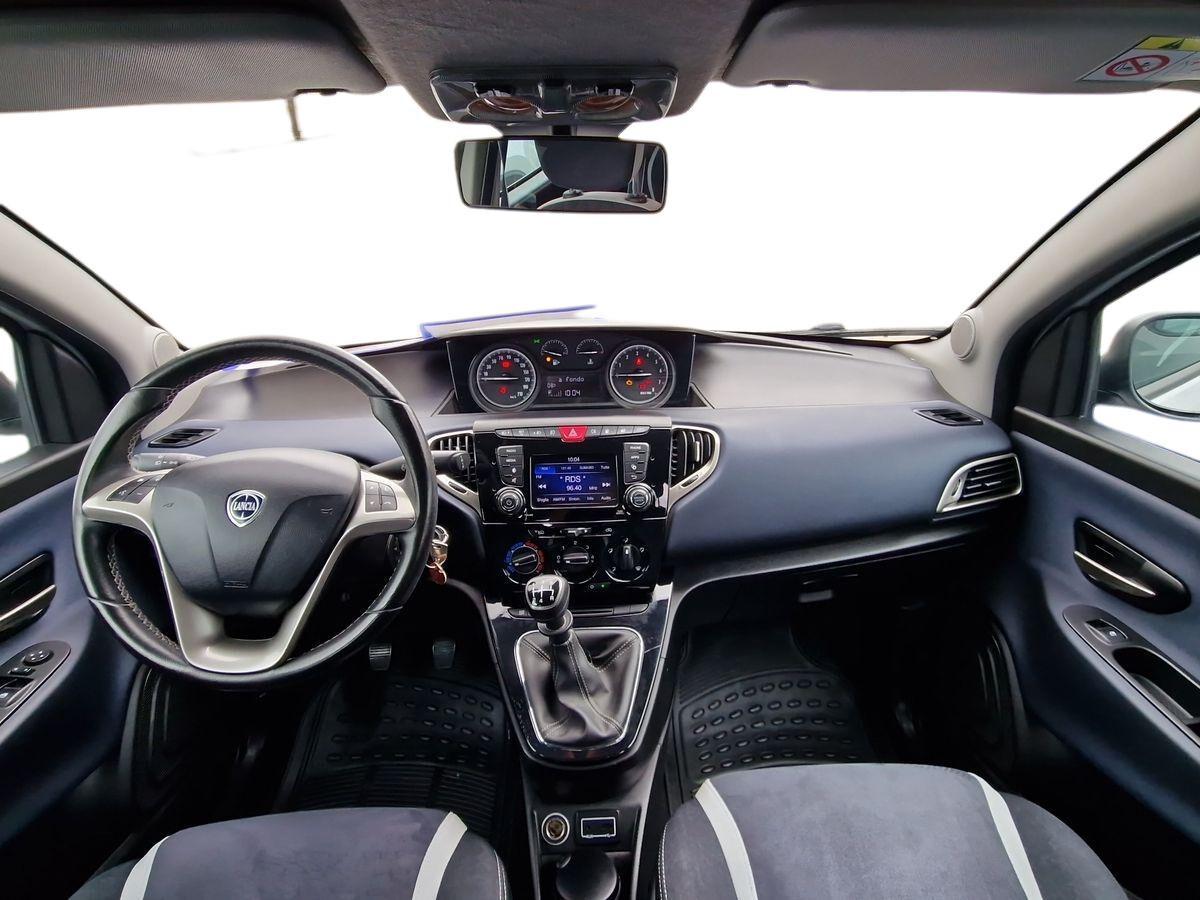 LANCIA YPSILON 900 SILVER
