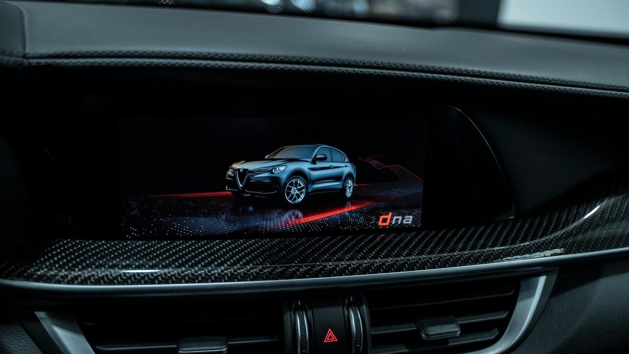 Alfa Romeo Stelvio VELOCE 2.2 Ti Q4 210 CV 20" CARBON AUTO XENO FULL