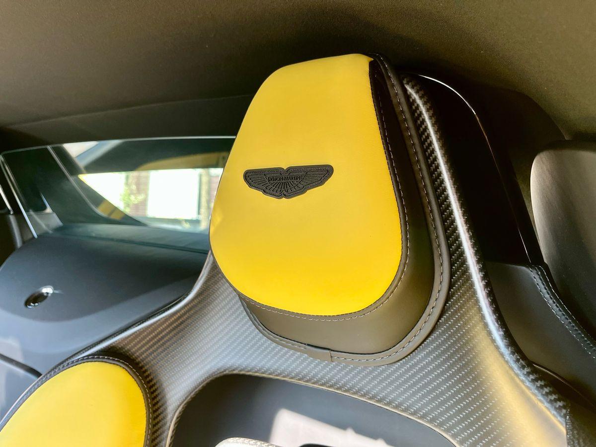 ASTON MARTIN V12 VANTAGE ROADSTER