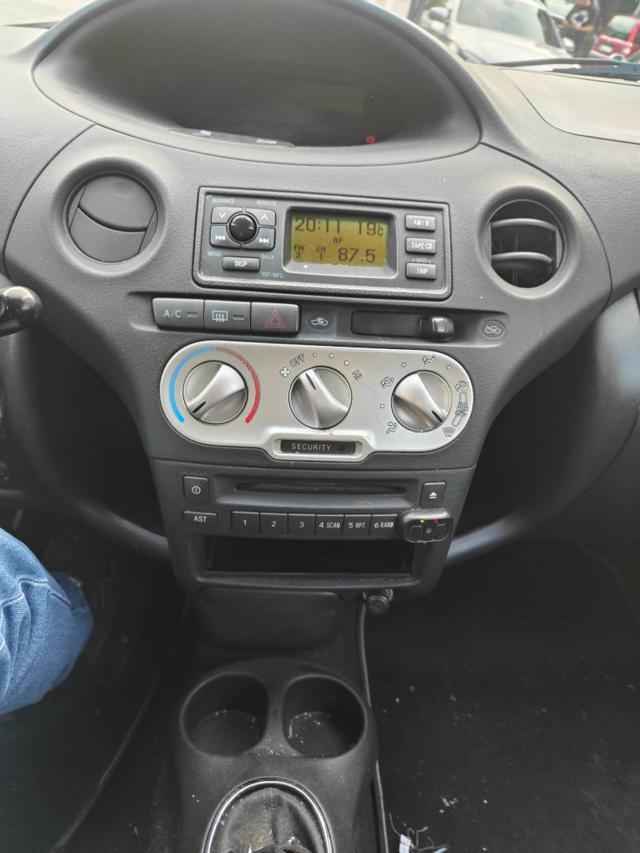 TOYOTA Yaris 1.4 tdi D-4D cat 5 porte Sol Blue