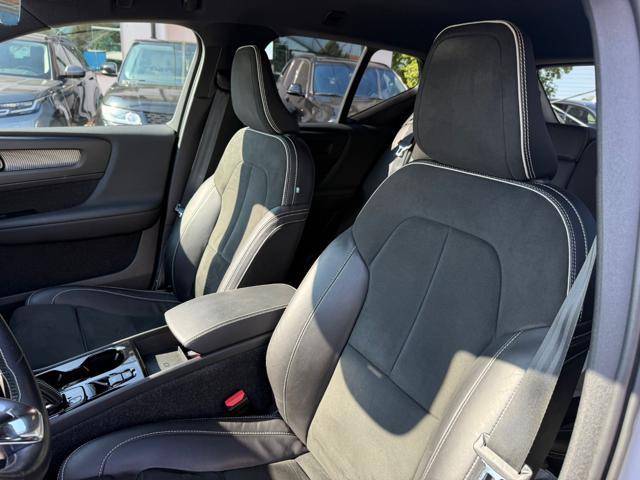VOLVO XC40 T4 Recharge Plug-in Hybrid R-design N1