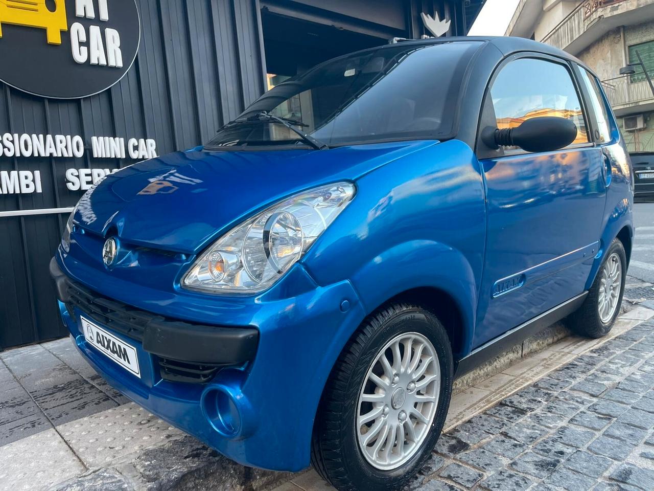Minicar Aixam City blue edition