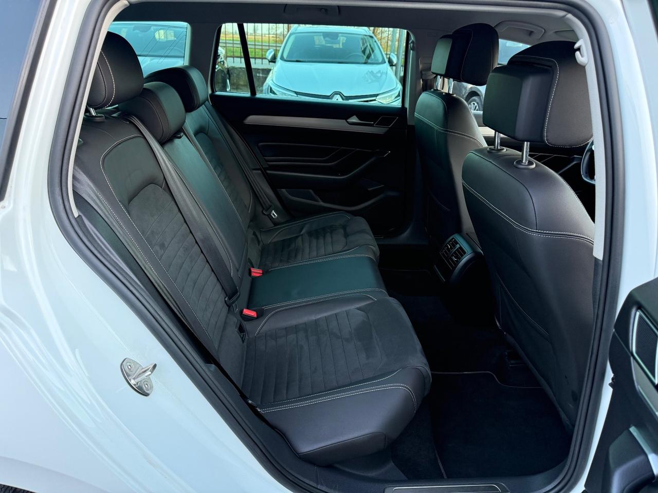 Volkswagen Passat Variant 2.0 150 CV TDI SCR EVO Executive