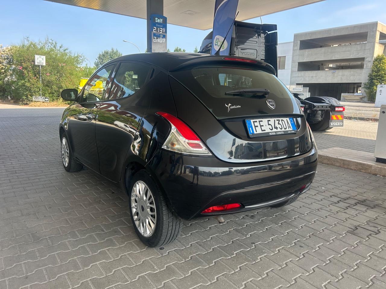 Lancia Ypsilon 1.2 69 CV 5p GPL Ecochic Gold