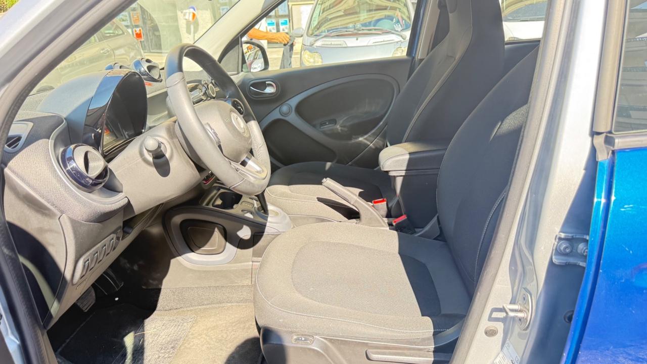 Smart ForFour 70 1.0 Passion LED PDC BLUETOOTH CERCHI 15 BRACCIOLO SEDILI RISCALDATI