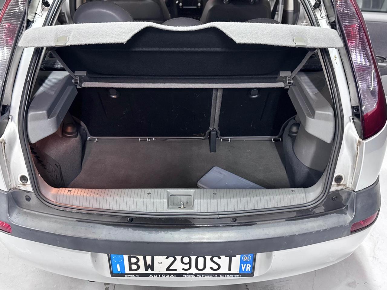 Opel Corsa 1.2i 16V Benzina 75cv 111.000km