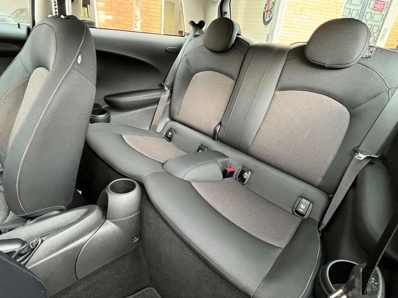 Mini 1.5 Cooper D 115cv