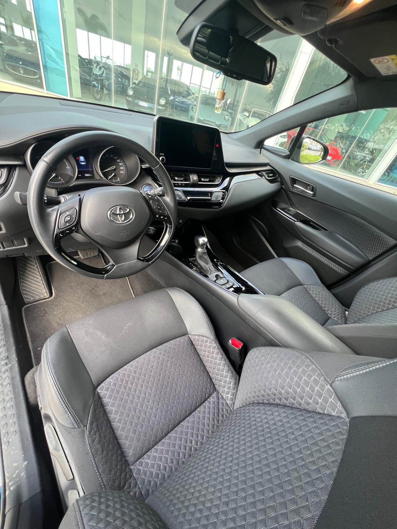 Toyota C-HR 1.8 Hybrid E-CVT Trend