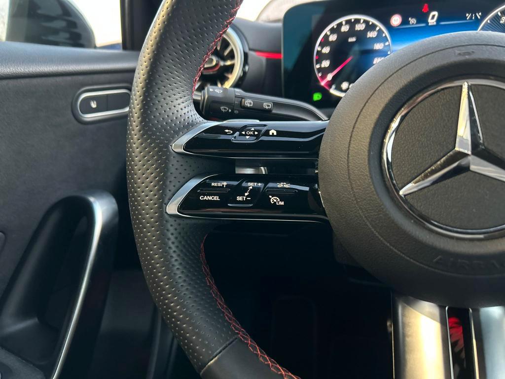 Mercedes A 180 AMG Line Premium 7G-DCT
