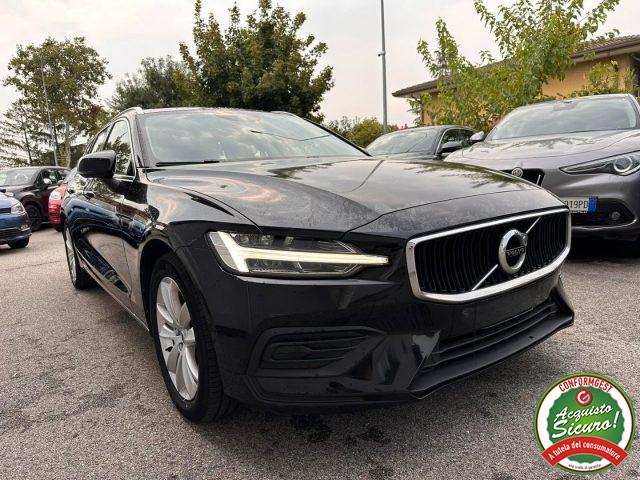 VOLVO V60 D3 Momentum PRO Navi Led Uniproprietario