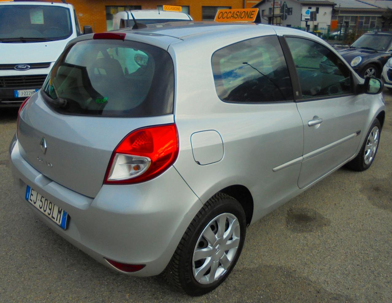 Renault Clio 1200 75 CV 20TH ANNIVERSARY