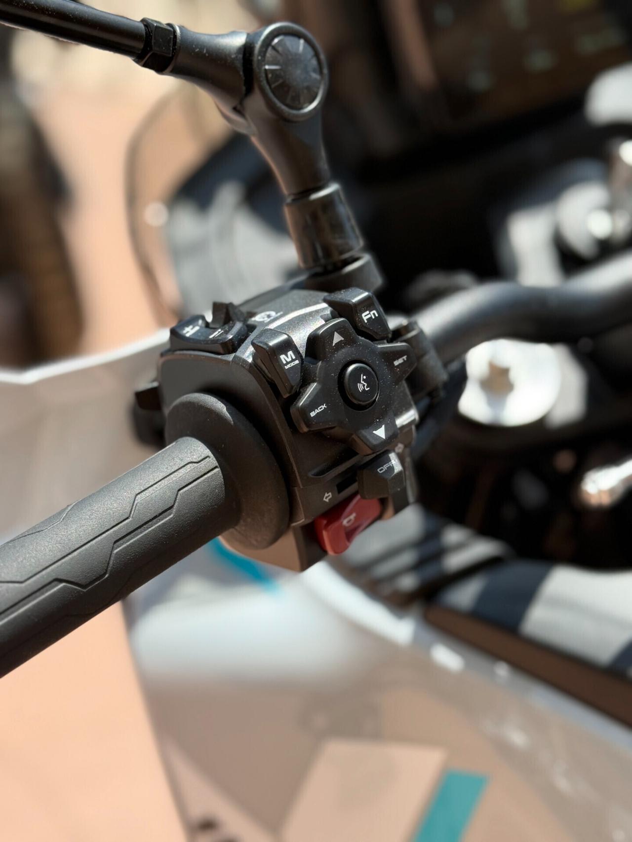 CFMOTO MT-X 1000