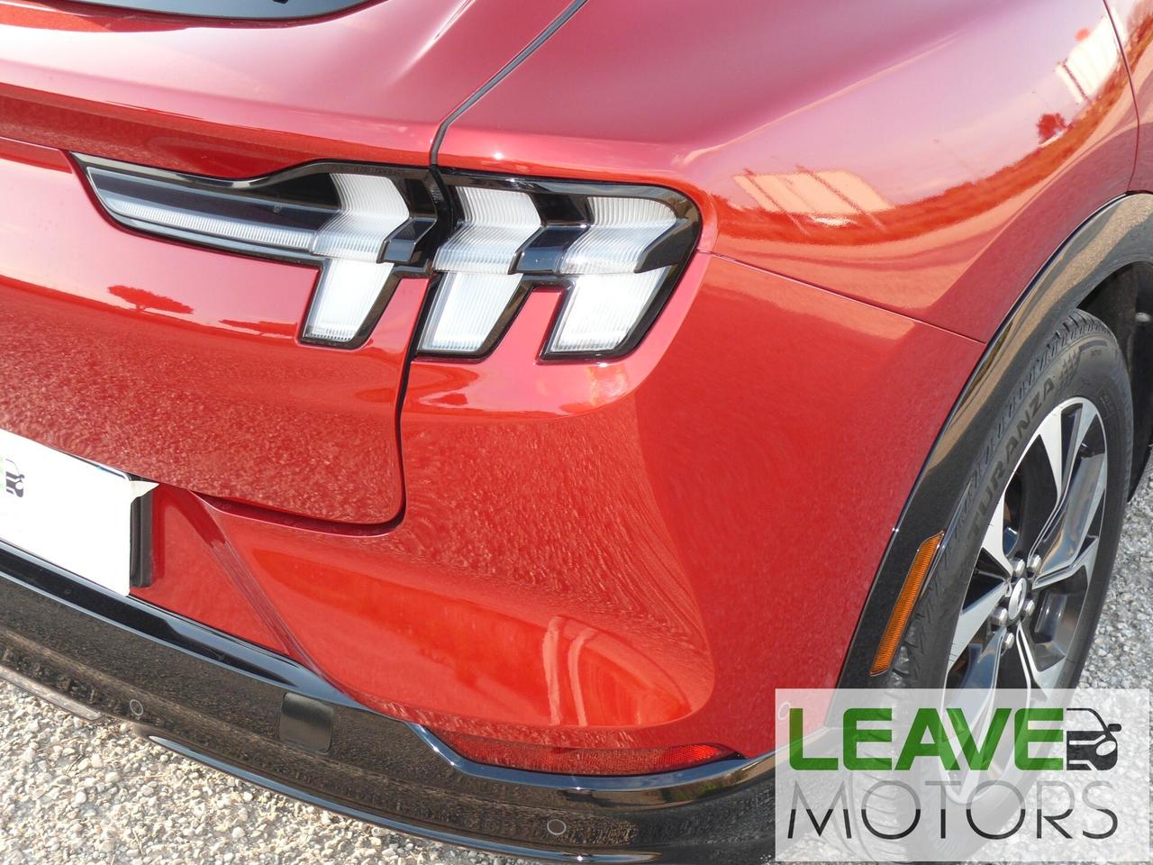 Ford Mustang Mach-E AWD 351 CV (M1483)