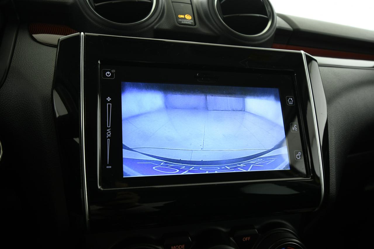 SUZUKI Swift 1.4h Sport 2wd ACC+CAMERA+C17"+NEOPATENTATI