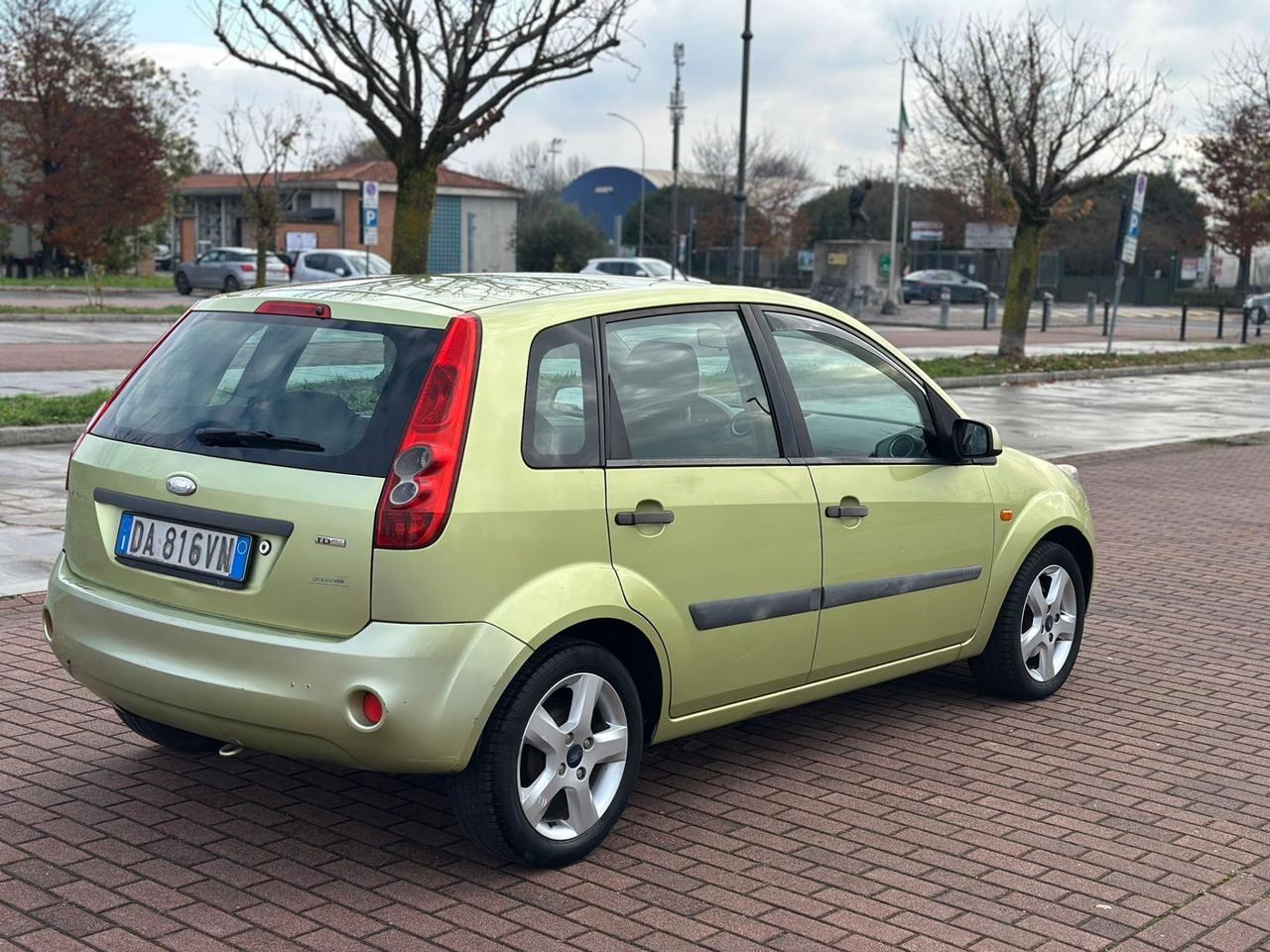 Ford Fiesta 1.4 TDCi 5p. Ghia