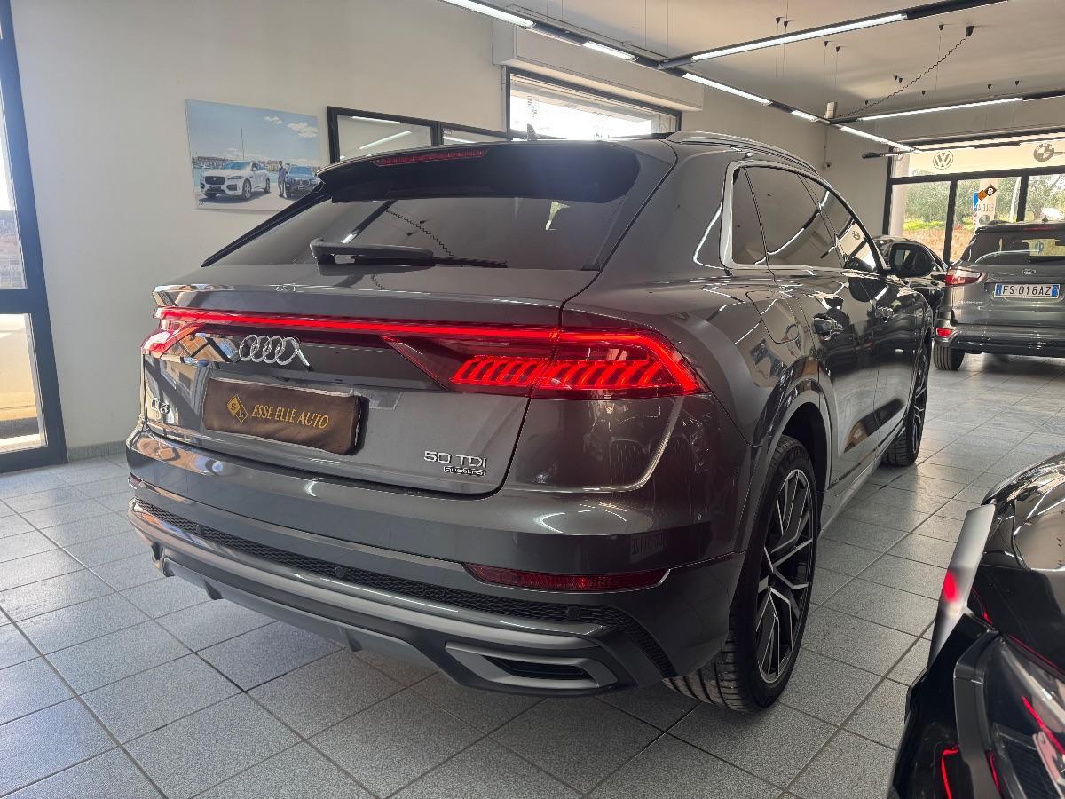 AUDI Q8 50 TDI 286 CV quattro S-Line TETTO/ LUCI AMBIENT