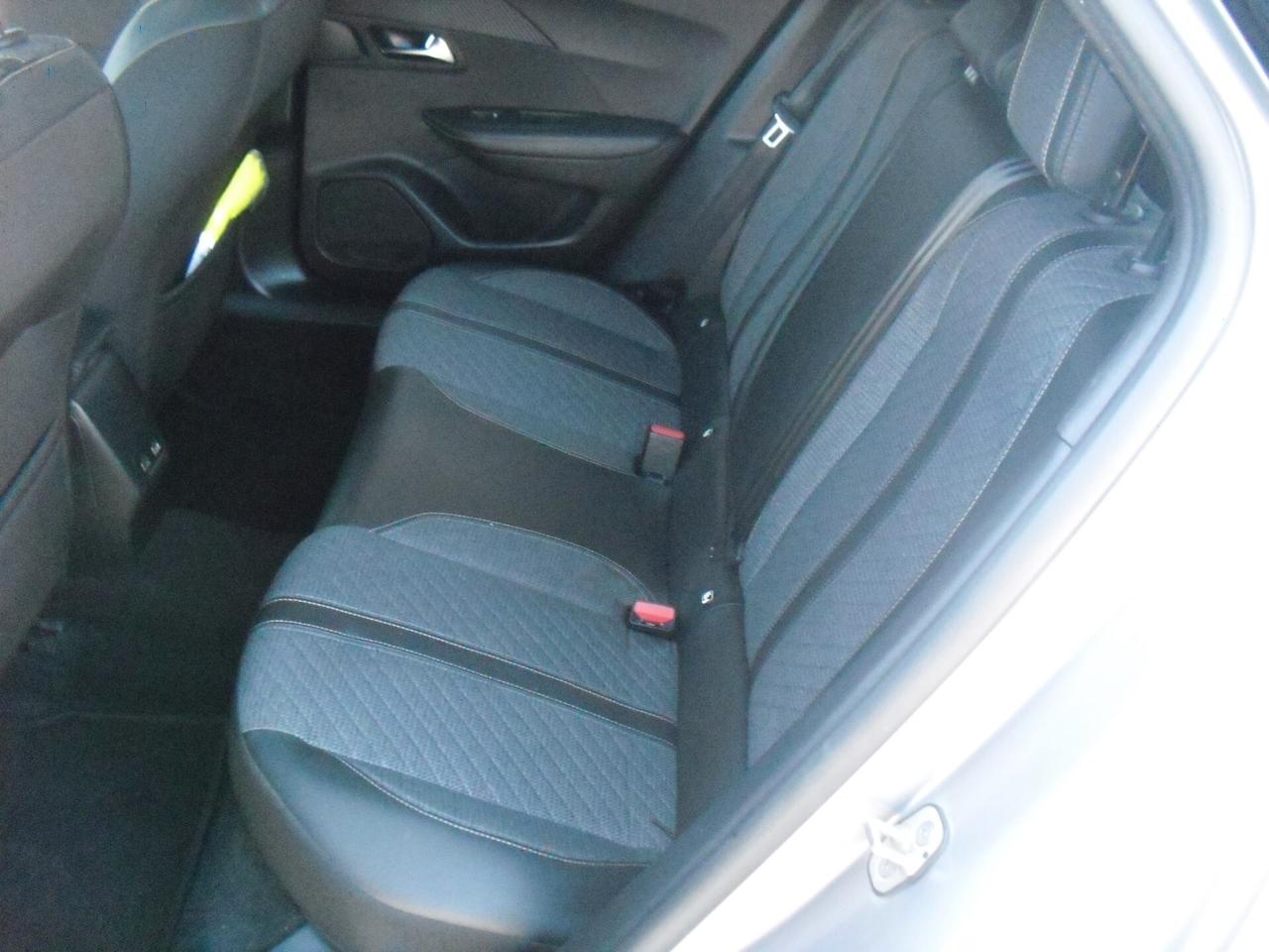 Peugeot 2008 PureTech 100 S&S Allure, FULL OPTIONAL, OTTIME CONDIZIONI!!