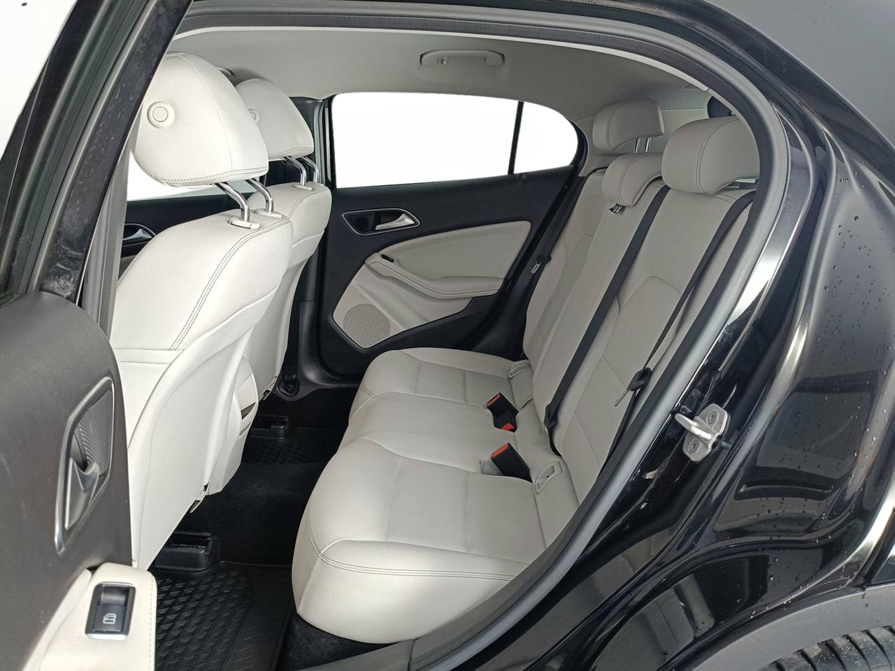 Mercedes-Benz GLA-X156 2014 - GLA 180 d (cdi) Executive