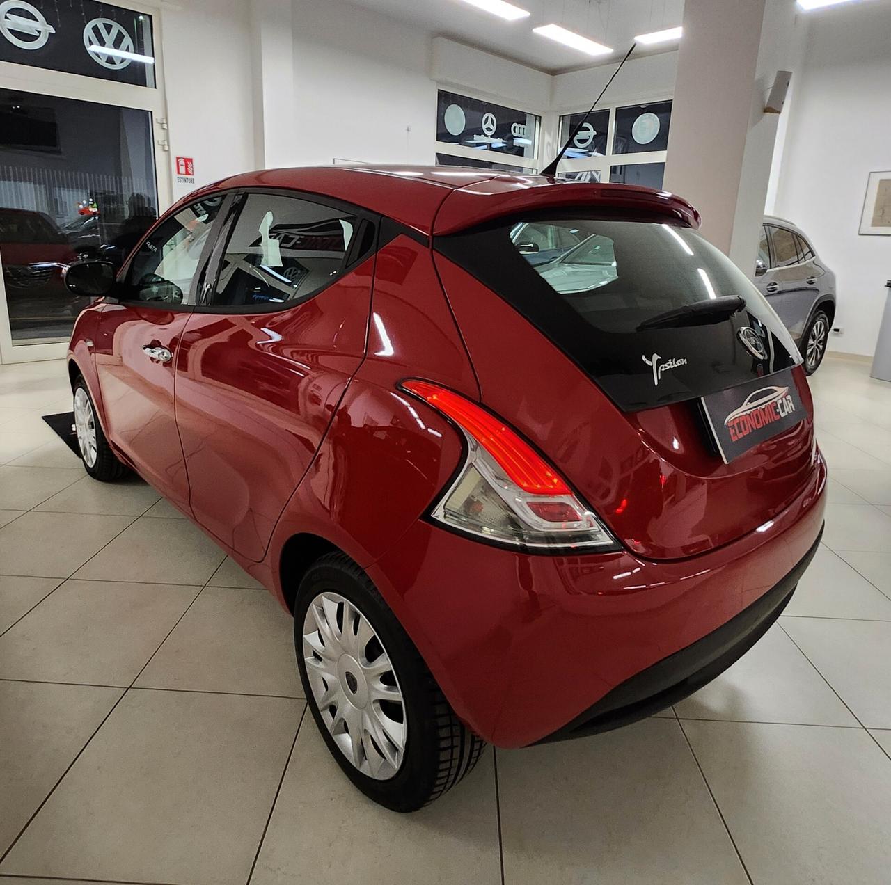 Lancia Ypsilon 1.2 69 CV 5 porte S&S Gold