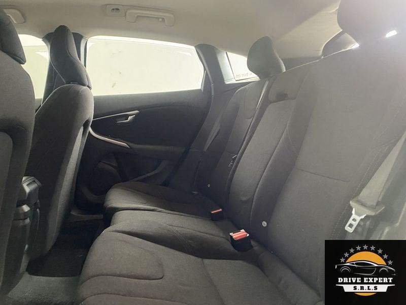 Volvo V40 D2 Geartronic R-Design Momentum