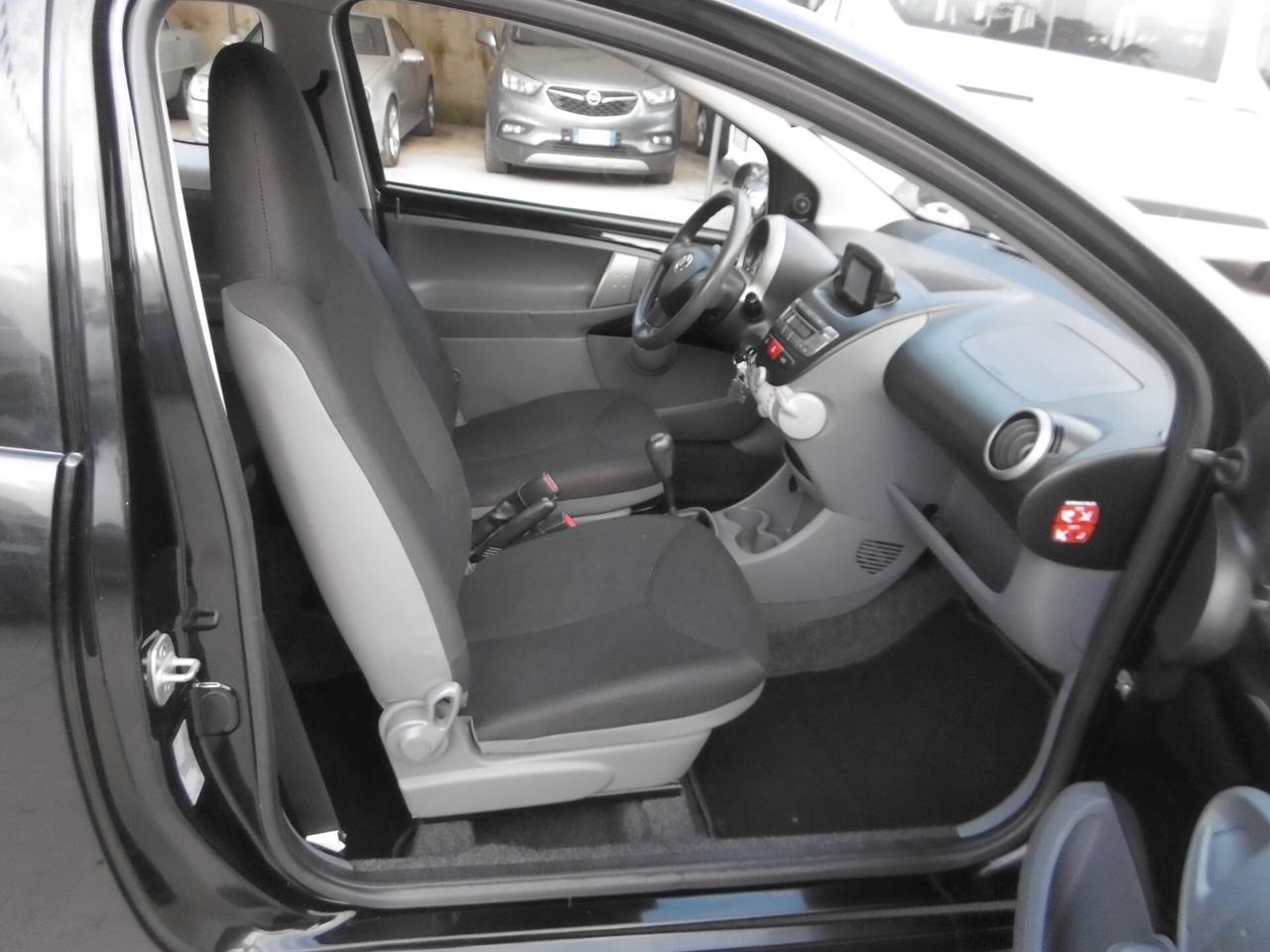 Toyota Aygo 1.0 12V VVT-i 3 porte Sol Connect
