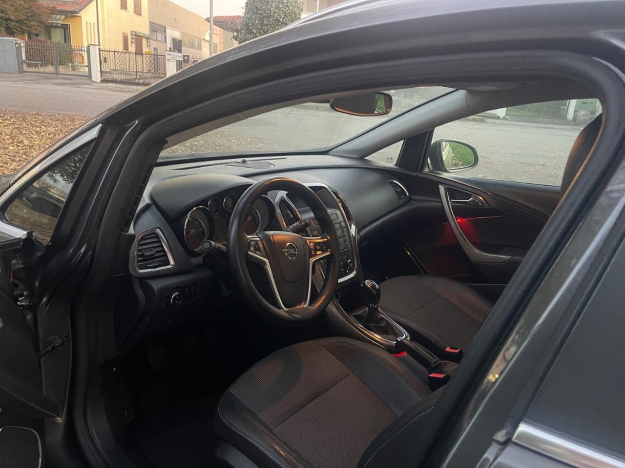 Opel Astra 1.3 CDTI 95CV S&S Sports Tourer Cosmo