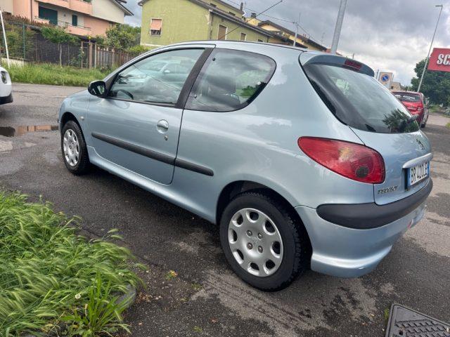 PEUGEOT 206 1.1 3p. XT