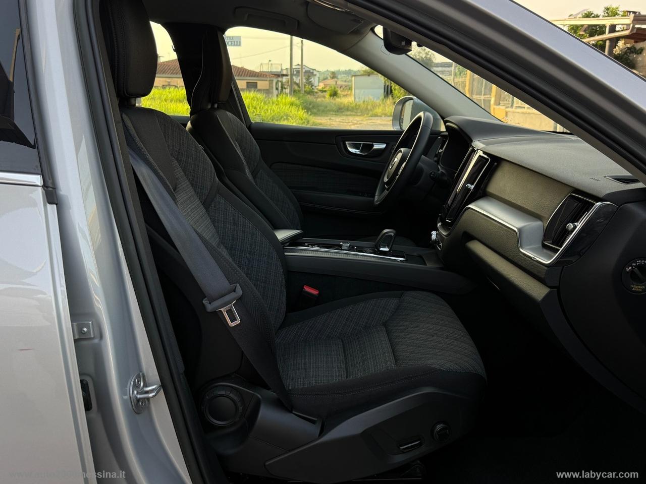 VOLVO XC60 B4 (d) AWD Geartronic Momentum Pro