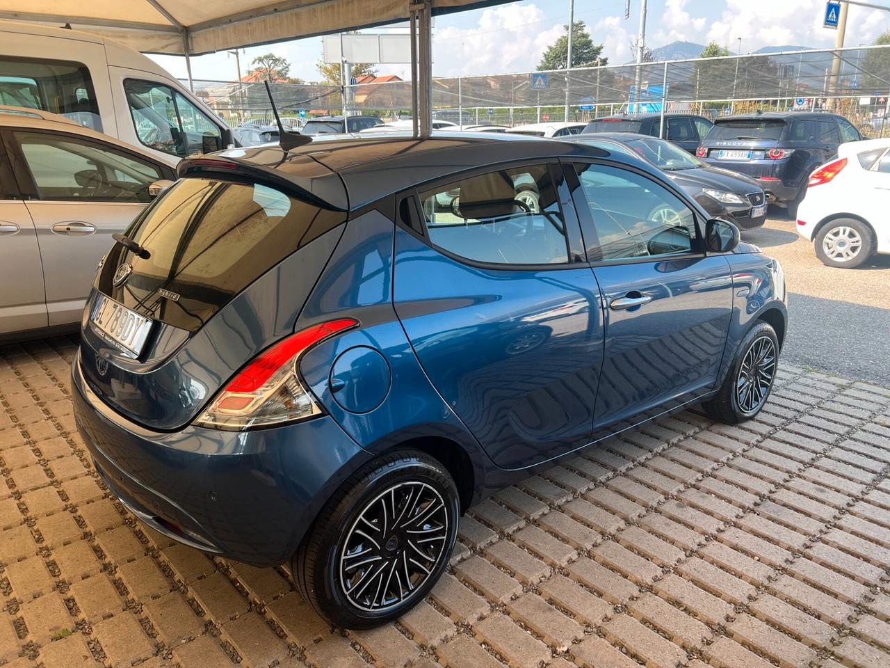 Lancia Ypsilon 1.0 FireFly 5 porte S&S Hybryd Gold