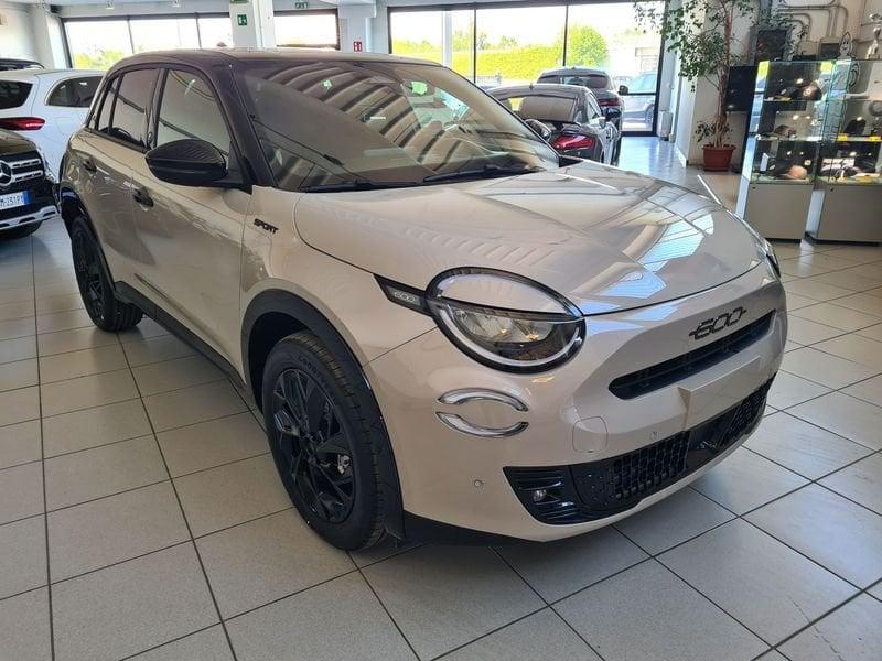 FIAT 600 1.2 Hybrid 145cv Sport Ed Mil Cort 26