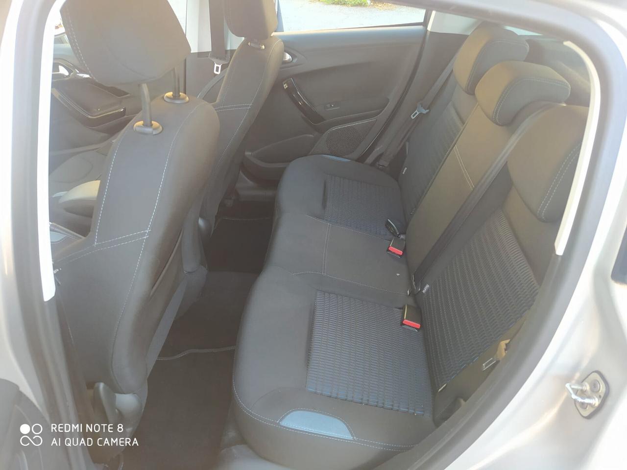 Peugeot 208 PureTech 82 5 porte Allure