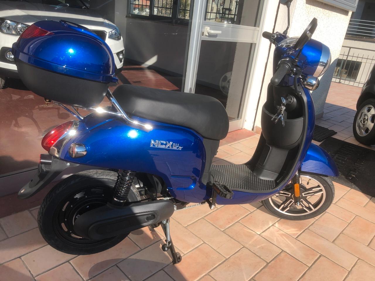 NUOVO R16 600W 48V 12Ah SCOOTER BICI