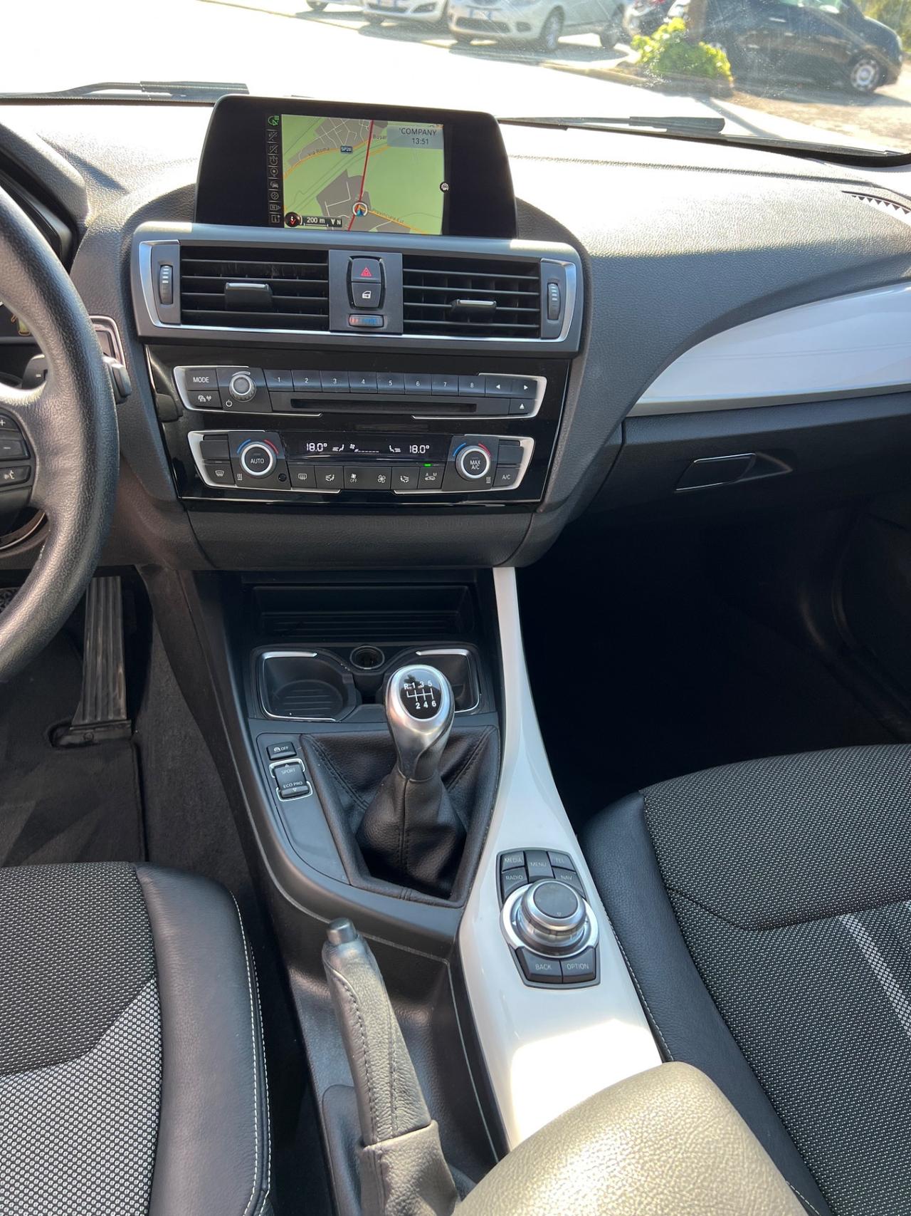 Bmw 116 116d 5p. Urban