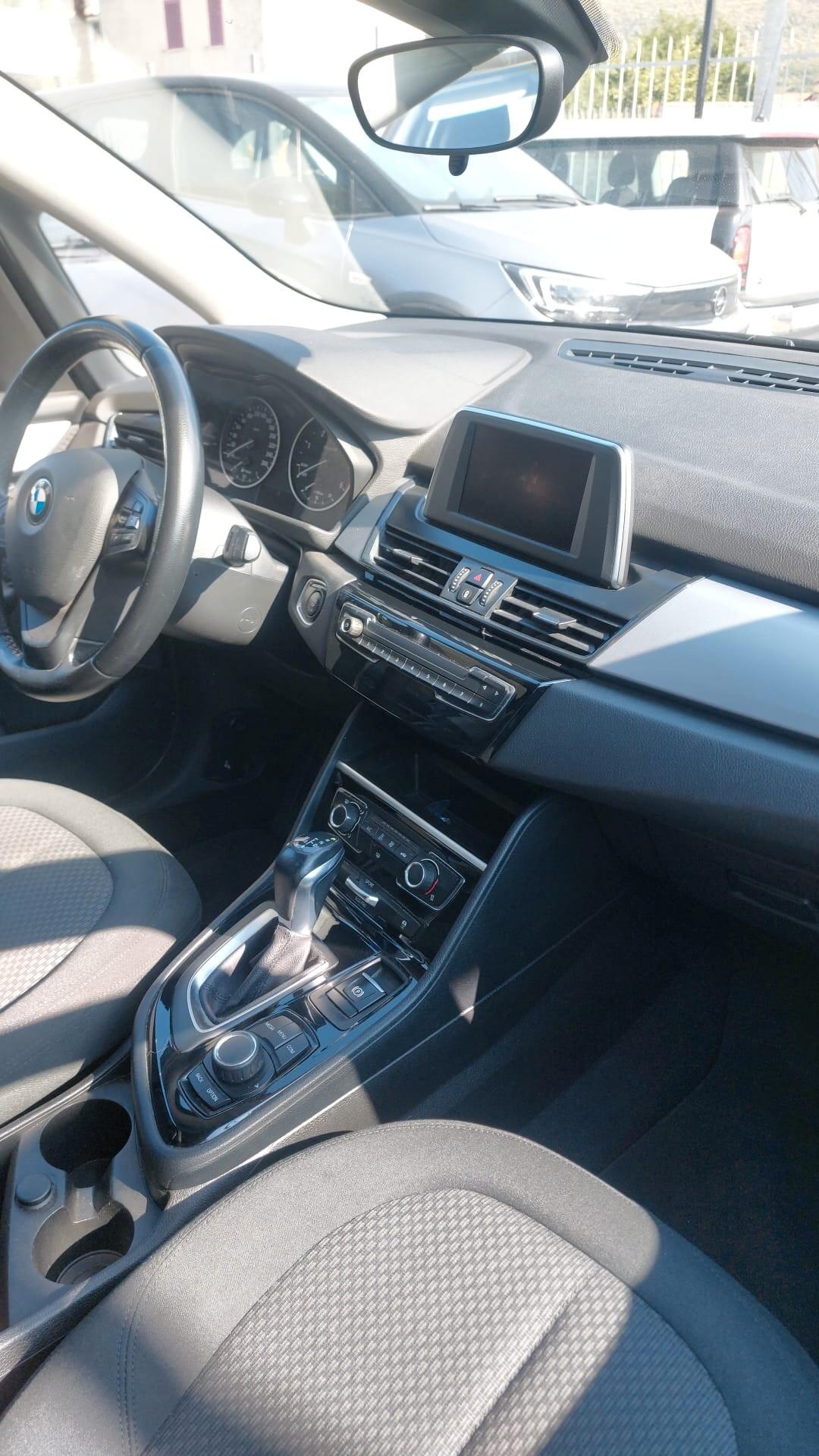 Bmw 2er Active Tourer 218d Advantage