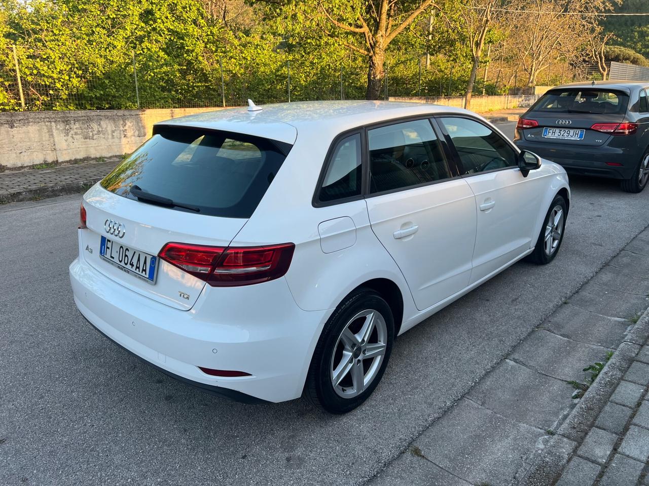 Audi A3 1.6 TDI 116cv diesel Business 2017