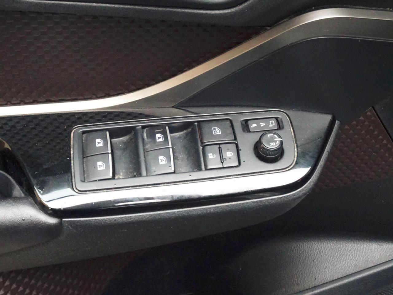 Toyota C-HR 1.8 Hybrid E-CVT Business