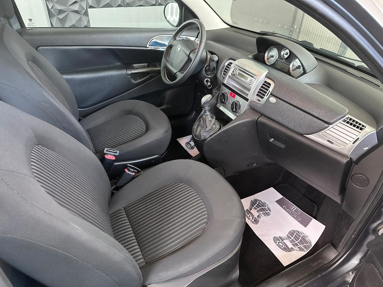 Lancia Ypsilon 1.2 69 CV Platino