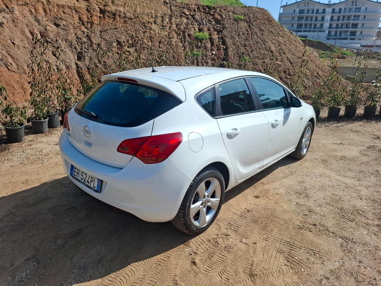 Opel Astra 1.4 100CV 5 porte Cosmo