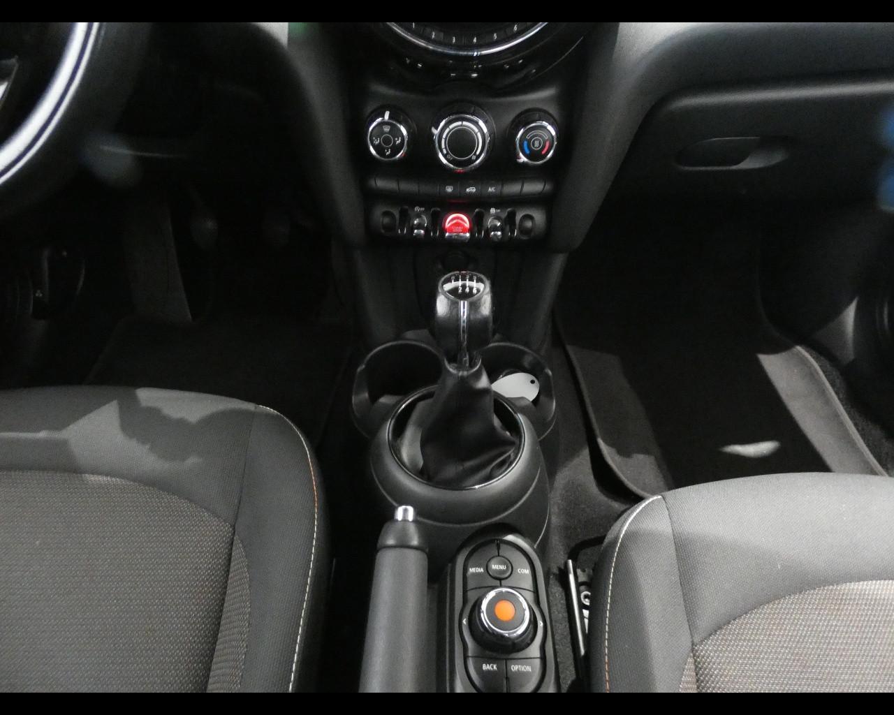 MINI Mini 4ª serie (F56) - Mini 1.5 One 75 CV Baker Street