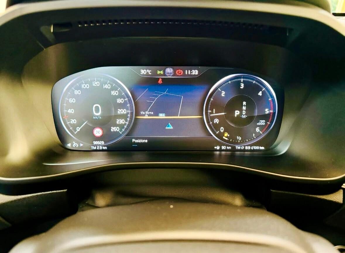 Volvo XC40 D3 R-design - R.Cam - CarPlay